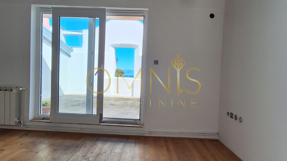 Opatija, Center, 3BR+Living Room, Terrace with Sea View!